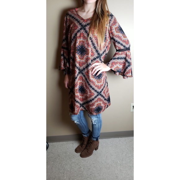 MSK Dresses & Skirts - MSK 1X flared arm long sleeve dress